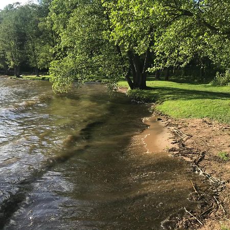 Tyylikaes Rivitaloasunto Lohjalla Buitenkant foto