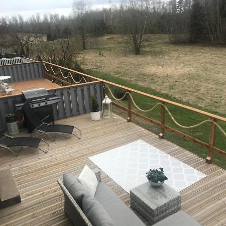 Tyylikaes Rivitaloasunto Lohjalla Buitenkant foto