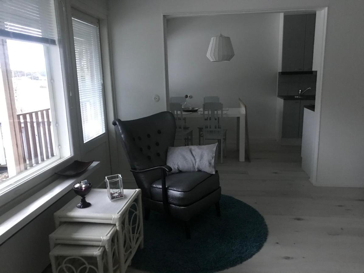 Tyylikaes Rivitaloasunto Lohjalla Buitenkant foto